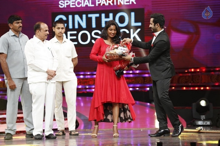 Zee Tv Apsara Award Stills Photo 1 of 61