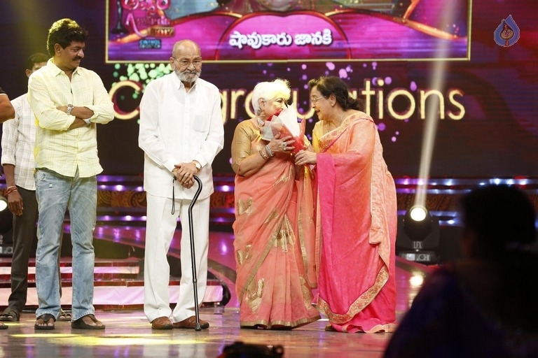 Zee Tv Apsara Award Stills Photo 5 of 61