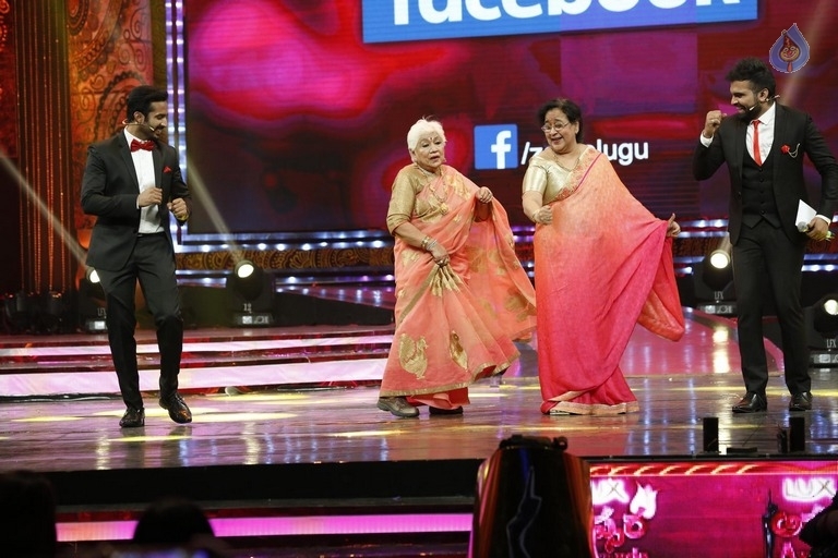 Zee Tv Apsara Award Stills Photo 23 of 61