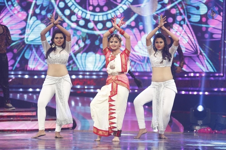 Zee Tv Apsara Award Stills Photo 25 of 61