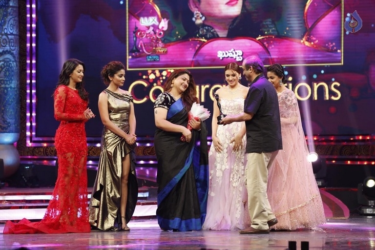 Zee Tv Apsara Award Stills Photo 33 of 61