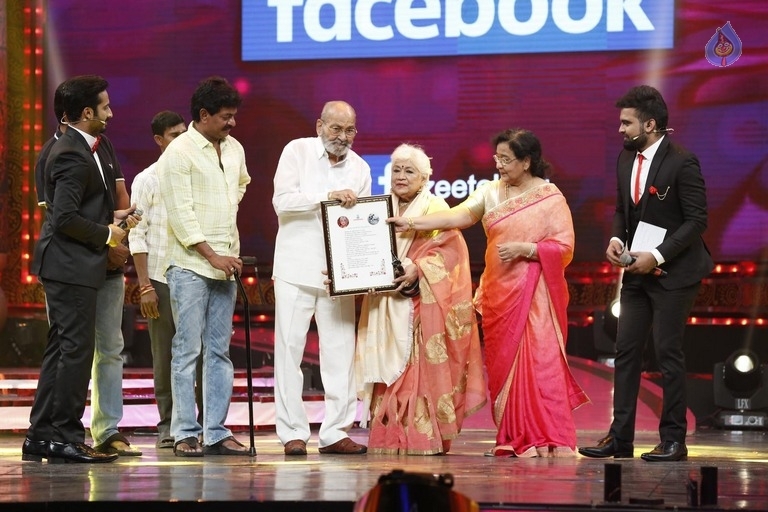 Zee Tv Apsara Award Stills Photo 37 of 61