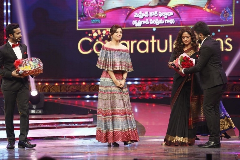 Zee Tv Apsara Award Stills Photo 47 of 61