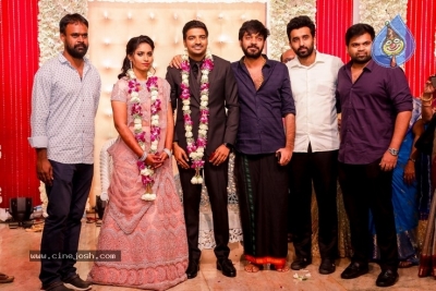 Actor Sathish - Sindhu Wedding Reception Stills - 34 of 105