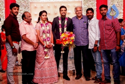 Actor Sathish - Sindhu Wedding Reception Stills - 35 of 105