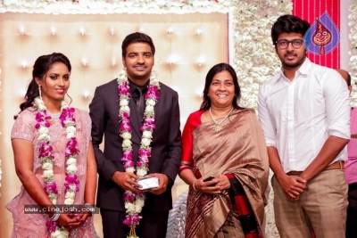 Actor Sathish - Sindhu Wedding Reception Stills - 37 of 105