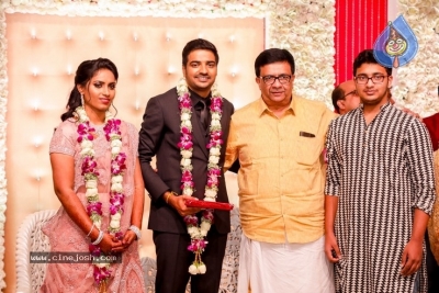 Actor Sathish - Sindhu Wedding Reception Stills - 51 of 105