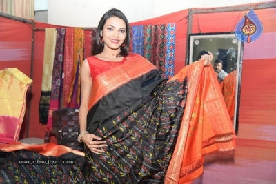 Actress Sahithi Jadi Inaugurates Pochampally IKAT Art Mela - 6 of 15