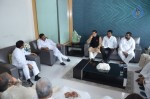 Akhilesh Yadav Meets AP Politicians - 18 of 34