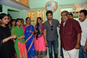 Allu Arjun at Greater Mega Fans President House - 7 of 21