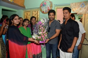 Allu Arjun at Greater Mega Fans President House - 12 of 21