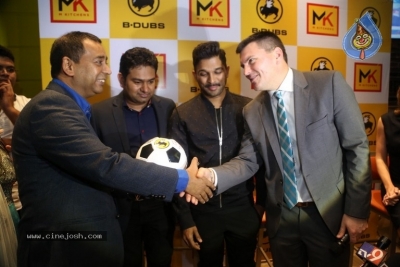 Allu Arjun Launches Buffalo Wild Wings Restaurant - 6 of 41