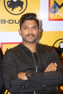 Allu Arjun Launches Buffalo Wild Wings Restaurant - 12 of 41