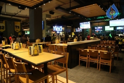 Allu Arjun Launches Buffalo Wild Wings Restaurant - 16 of 41