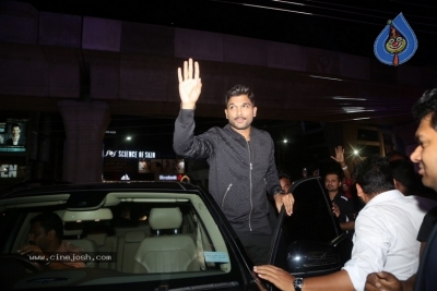 Allu Arjun Launches Buffalo Wild Wings Restaurant - 18 of 41