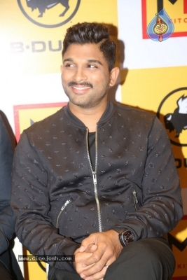 Allu Arjun Launches Buffalo Wild Wings Restaurant - 20 of 41