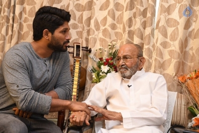 Allu Arjun Meets K Viswanath - 5 of 9