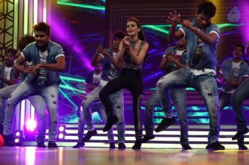 Amy Jackson Dance at Filmfare Awards  - 29 of 42
