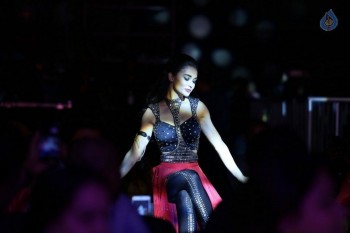 Amy Jackson Dance at Filmfare Awards  - 33 of 42