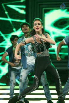 Amy Jackson Dance at Filmfare Awards  - 38 of 42