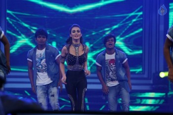 Amy Jackson Dance at Filmfare Awards  - 40 of 42