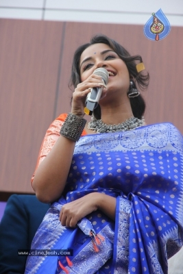 Anupama Parameswaran Inaugurates Subhamasthu Shopping Mall - 10 of 20