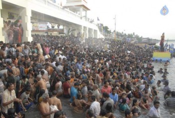 AP Godavari Pushkaralu 2015 Photos - 21 of 74