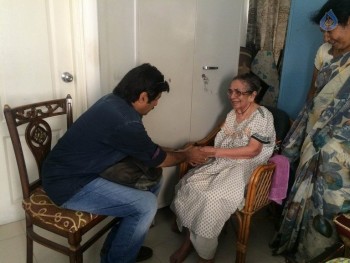 Balakrishna Meets His Senior Citizen Fan - 4 of 8