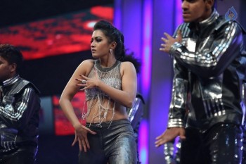 Catherine Tresa Dance at Filmfare Awards - 35 of 42