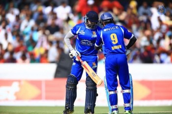 CCL 6 Karnataka Bulldozers Vs Telugu Warriors Final Match Photos - 25 of 122