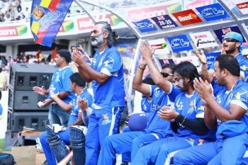 CCL 6 Karnataka Bulldozers Vs Telugu Warriors Final Match Photos - 49 of 122