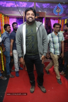 Celebrities at Jawaan Movie Premier Show - 12 of 35