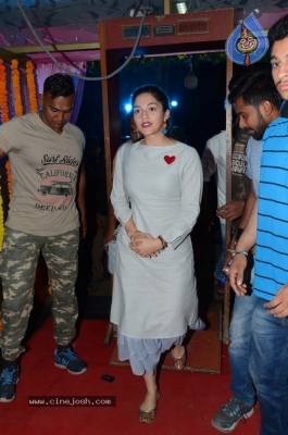 Celebrities at Jawaan Movie Premier Show - 27 of 35