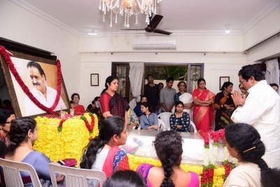 Celebrities Pay Homage To Nandamuri Harikrishna Set 6 - 8 of 40