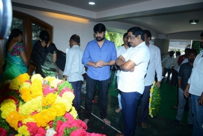 Celebs Pay Homage to Srikath Father - 22 of 36