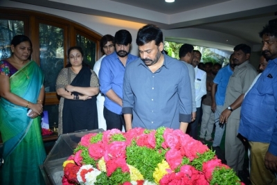Celebs Pay Homage to Srikath Father - 30 of 36