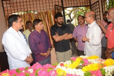 Chiranjeevi And Allu Aravind Has Paid Tribute To Nandagopal - 2 of 21