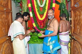 Chiranjeevi Birthday Special Pooja at Film Nagar Temple - 12 of 72