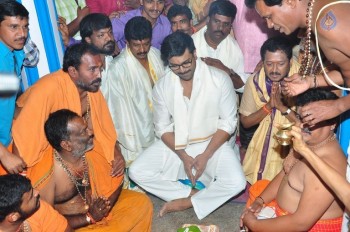 Chiranjeevi Birthday Special Pooja at Film Nagar Temple - 15 of 72