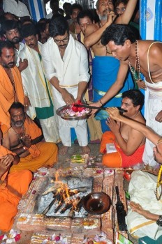 Chiranjeevi Birthday Special Pooja at Film Nagar Temple - 20 of 72