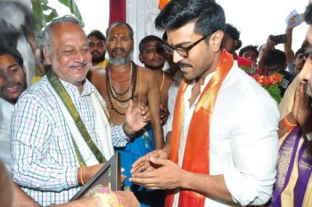 Chiranjeevi Birthday Special Pooja at Film Nagar Temple - 48 of 72