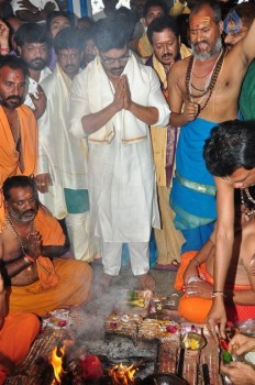 Chiranjeevi Birthday Special Pooja at Film Nagar Temple - 68 of 72