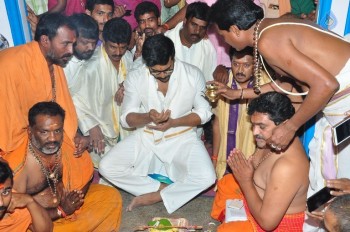 Chiranjeevi Birthday Special Pooja at Film Nagar Temple - 71 of 72