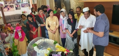 Chiranjeevi  Condolences On The Demise Of Ali Mother - 3 of 15