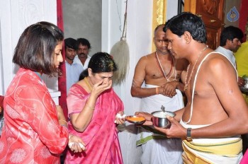 Chiranjeevi Family at Film Nagar Hanuman Temple - 3 of 42