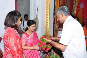 Chiranjeevi Family at Film Nagar Hanuman Temple - 4 of 42