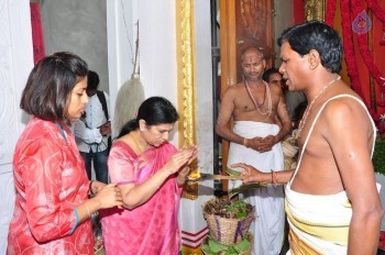 Chiranjeevi Family at Film Nagar Hanuman Temple - 7 of 42