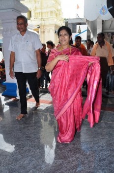 Chiranjeevi Family at Film Nagar Hanuman Temple - 32 of 42