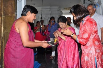 Chiranjeevi Family at Film Nagar Hanuman Temple - 37 of 42
