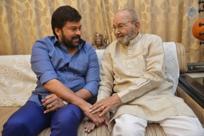 Chiranjeevi Meets K Viswanath - 18 of 18